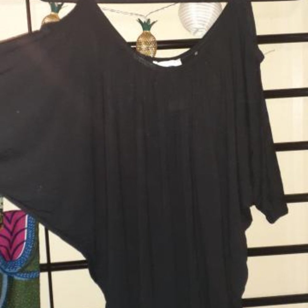 size medium batwing top NWT - Picture 2 of 2
